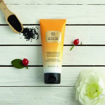 The Body Shop – Oils of Life Intensely Revitalising Cleansing Oil-in-Gel_img_2