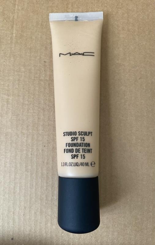 M·A·C Cosmetics - Studio Sculpt SPF 15 Foundation Broad Spectrum