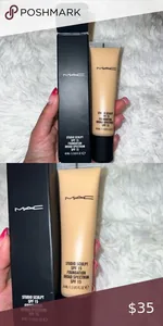 M·A·C Cosmetics - Studio Sculpt SPF 15 Foundation Broad Spectrum - Shade 2