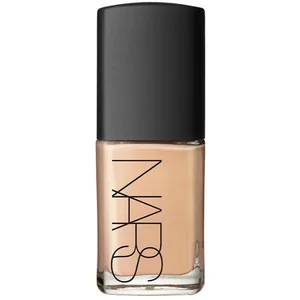 NARS Cosmetics - Sheer Glow Foundation - Shade 5