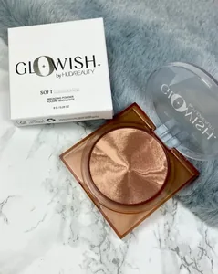 Huda Beauty - Glowish Soft Radiance Bronzing Powder - Shade 3