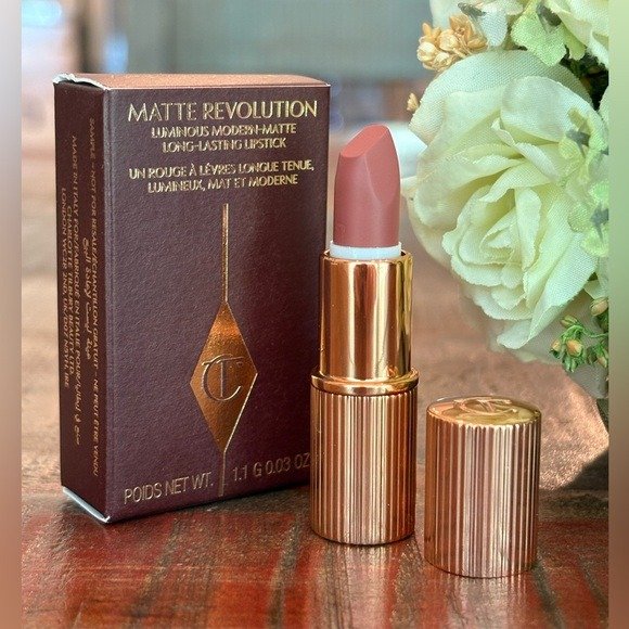 Charlotte Tilbury - Matte Revolution Luminous Modern Matte Long Lasting Lipstick